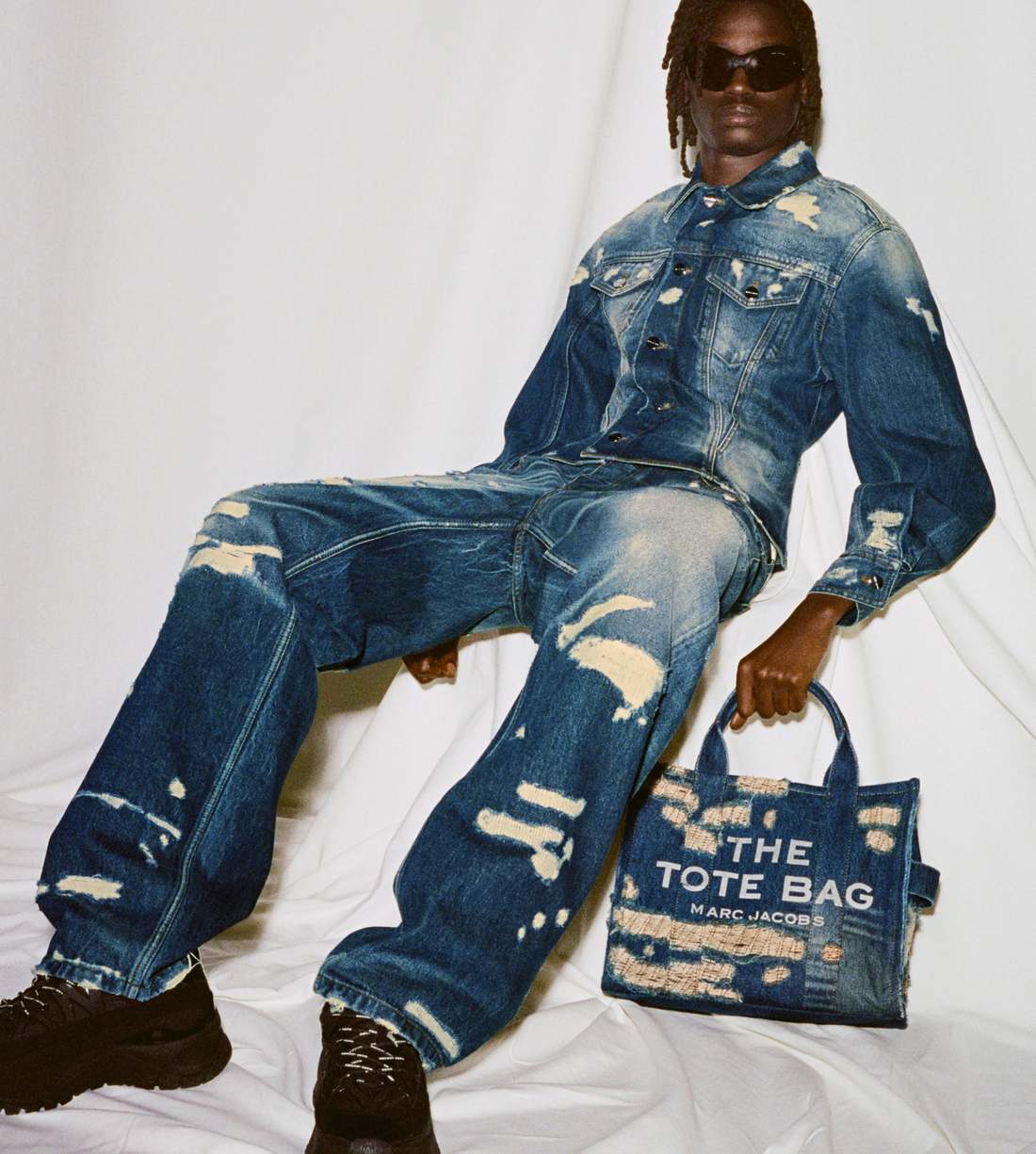Marc Jacobs Online - The Rip And Repair Fluted Denim Jacket Punk Indigo